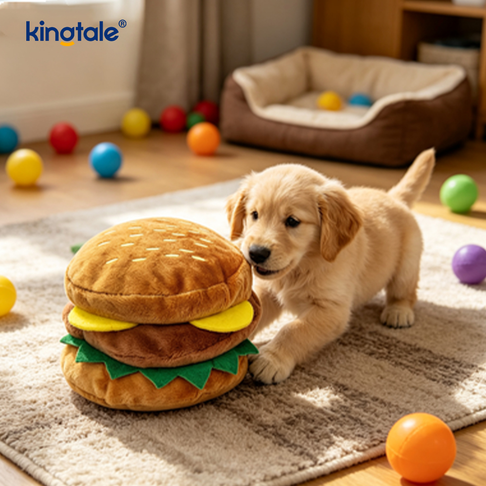 Madskrigende legetøjshamburger, pommes frites, kyllingelår til kat og hund